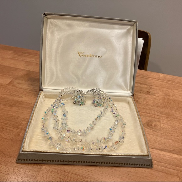 Vendome vintage triple strand crystal necklace & earrings with box - Picture 3 of 14